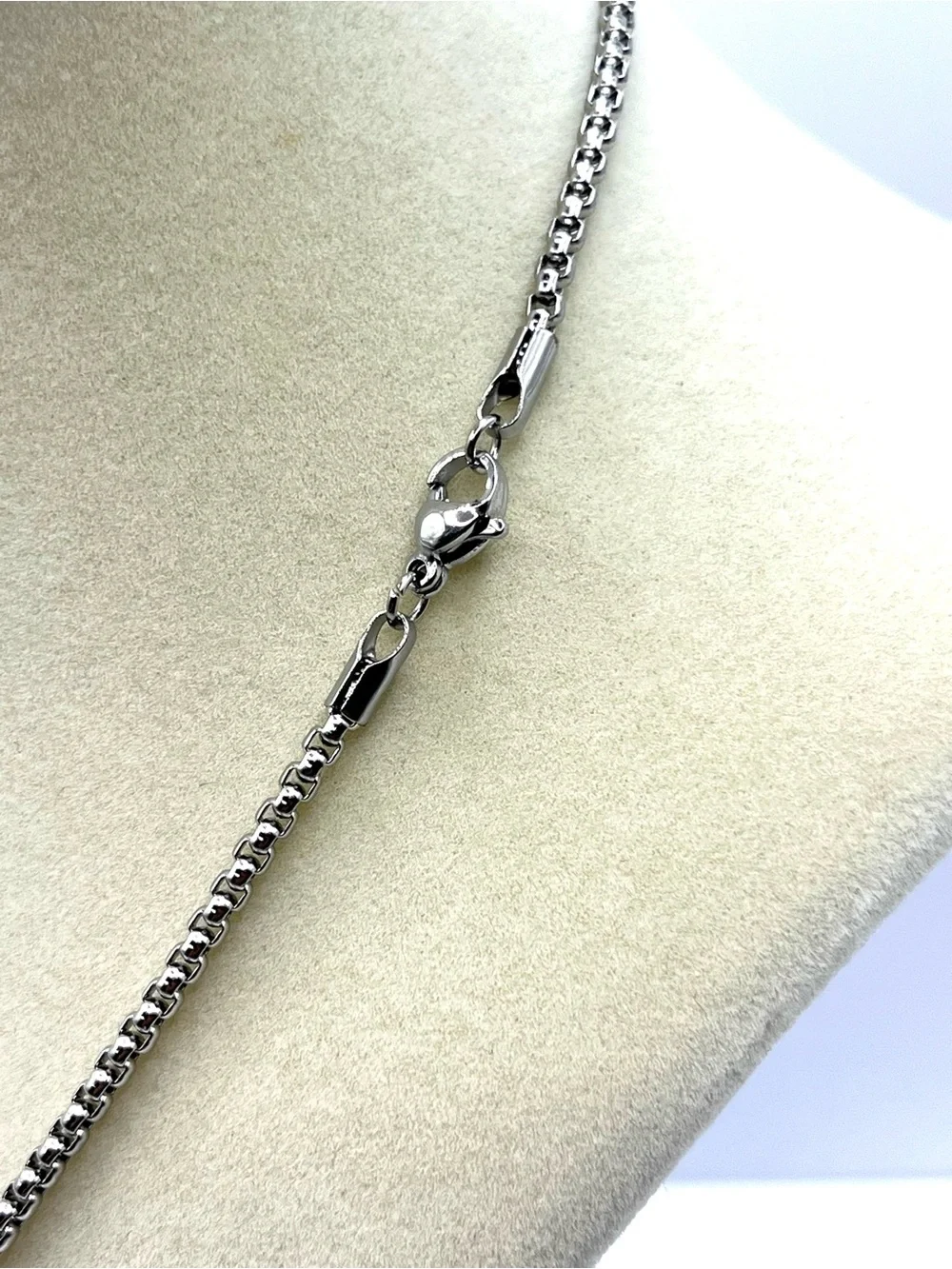 Artisan Heart Labradorite Necklace in Blue-Green Sheen